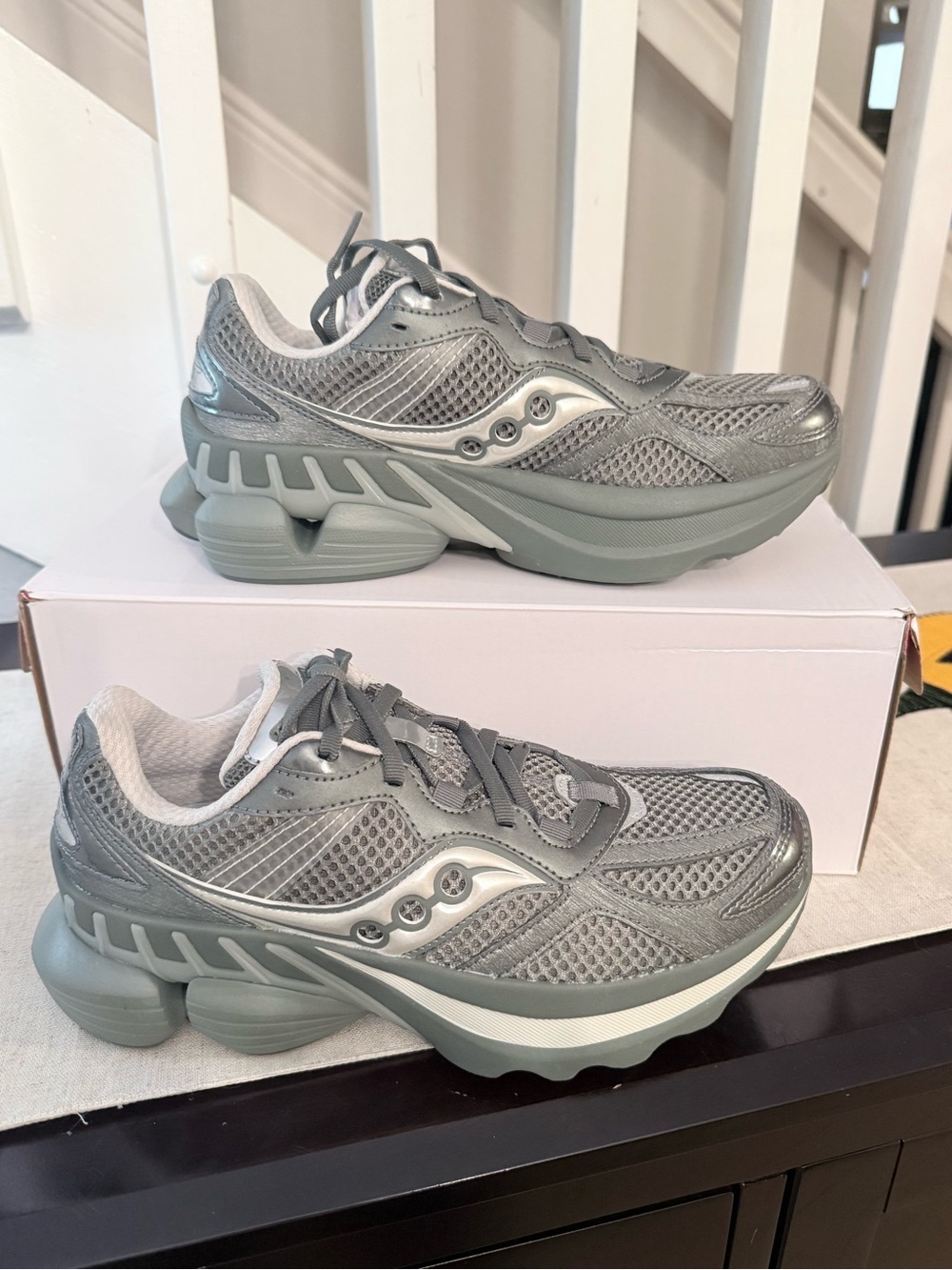 Saucony Grid NXT Grey men’s 6 or 7.5 women’s